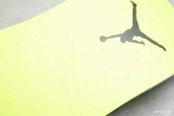 4 Jordan AQ3559-700 Volt Flyknit Retro AQ3559-700 0819